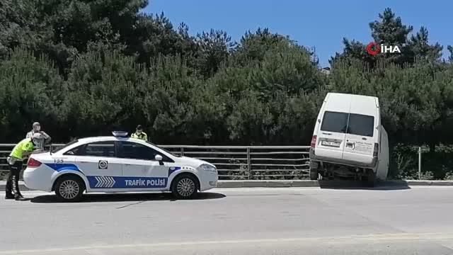 direksiyon hakimiyetini kaybetti dereye ucmak 14182474 o