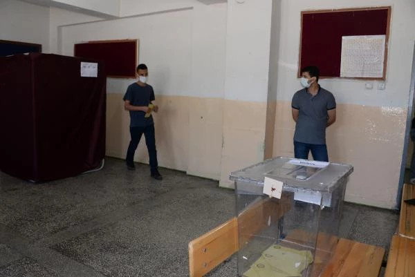 Diyarbakır'da 31 mahalle muhtarlığı için seçim