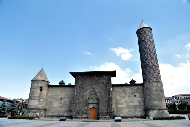 Sokağa çıkma kısıtlaması nedeniyle sessizlik hakim Sokağa çıkma kısıtlaması nedeniyle sessizlik hakim