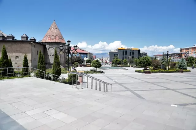 Sokağa çıkma kısıtlaması nedeniyle sessizlik hakim Sokağa çıkma kısıtlaması nedeniyle sessizlik hakim