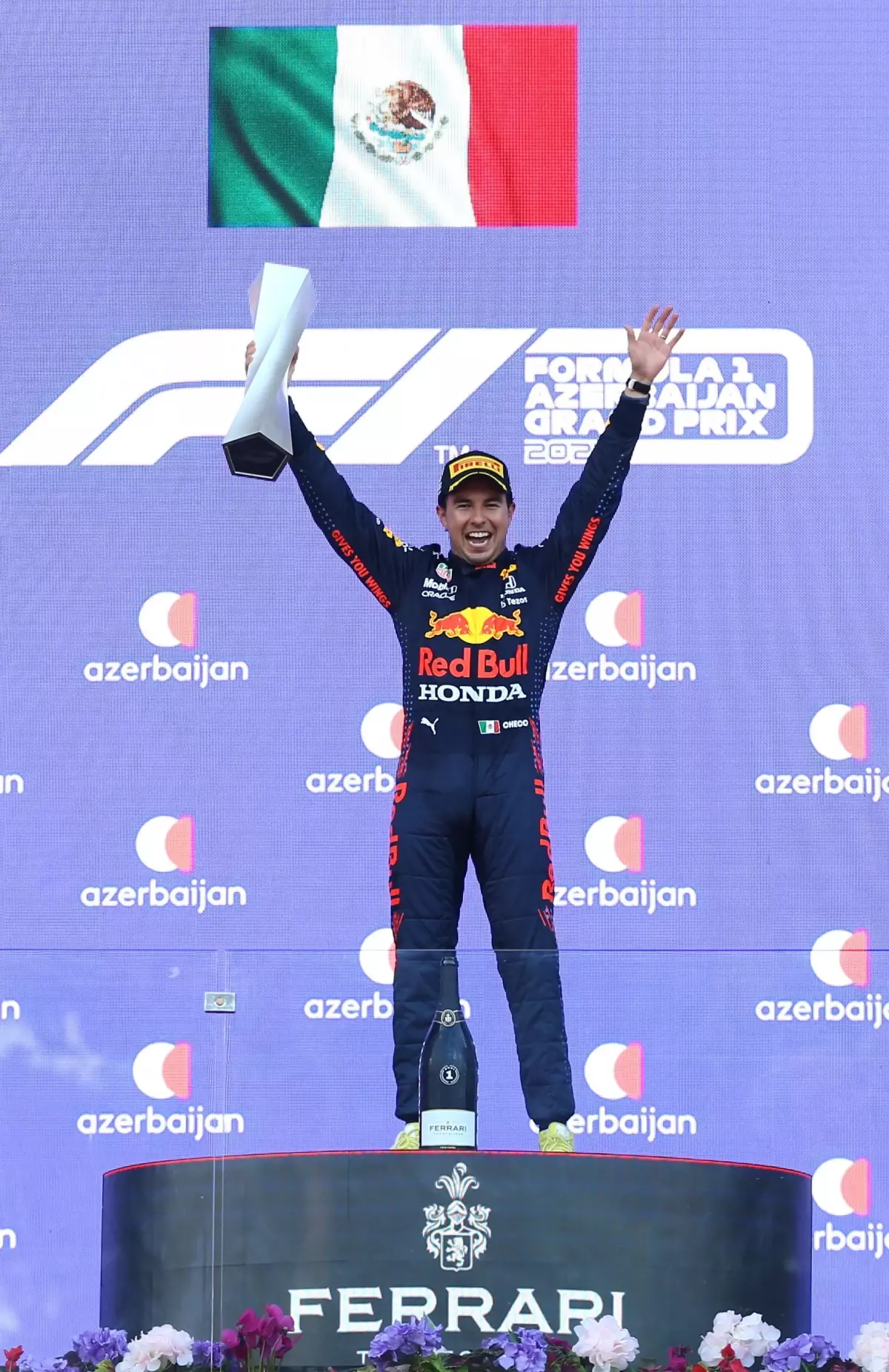 F1 Azerbaycan Grand Prix'sinde zafer Sergio Perez'in