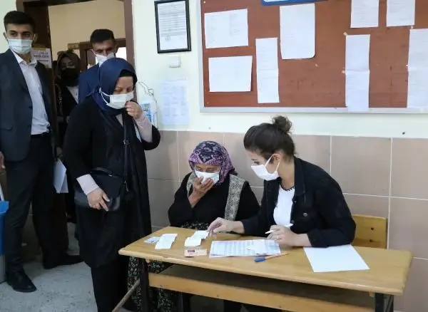 GÜNEY BELDESİNDE SEÇİM HEYECANI GÜNEY BELDESİNDE SEÇİM HEYECANI