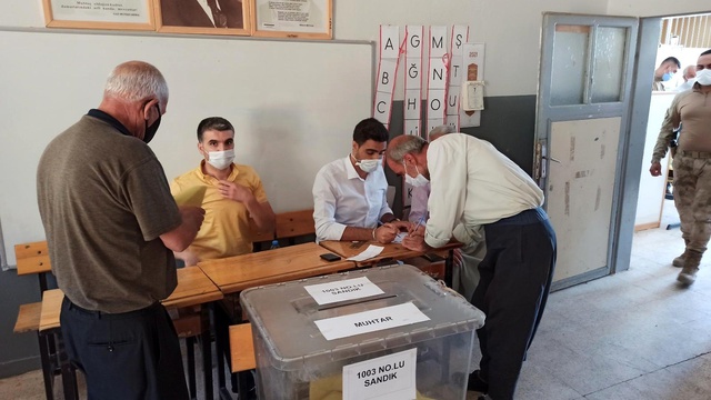 Kahta'daki iki muhtarlık seçimi belli oldu Kahta'daki iki muhtarlık seçimi belli oldu