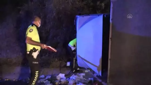 Kamyon ile kamyonet çarpıştı: 1 ölü, 3 yaralı Kamyon ile kamyonet çarpıştı: 1 ölü, 3 yaralı