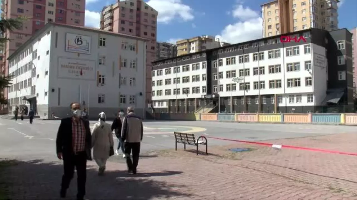 KAYSERİ KAYSERİ'DE SEÇMENLERE, 'YAN BİNADA SINAV VAR, LÜTFEN SESSİZ OLALIM' UYARISI