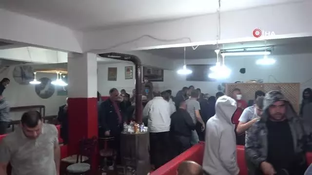 Son Dakika | Kırıkkale'de horoz dövüşü baskını kamerada: 69 kişiye 431 bin 250 lira ceza Son Dakika | Kırıkkale'de horoz dövüşü baskını kamerada: 69 kişiye 431 bin 250 lira ceza
