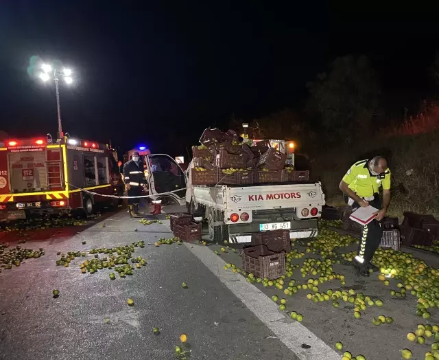 Kamyon ile kamyonet çarpıştı: 1 ölü, 3 yaralı Kamyon ile kamyonet çarpıştı: 1 ölü, 3 yaralı