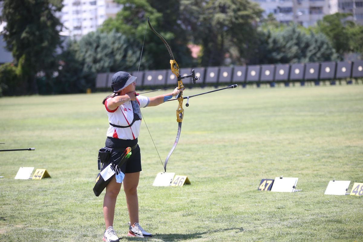 Milli okçu Yasemin Ecem Anagöz, altın madalya için olimpiyatlara gidecek Açıklaması