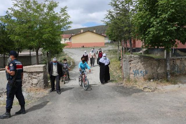 Niğde'de 4 köyde muhtarlık seçimi Niğde'de 4 köyde muhtarlık seçimi