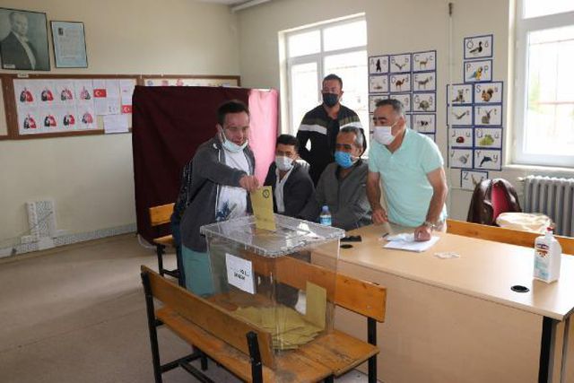 Niğde'de 4 köyde muhtarlık seçimi Niğde'de 4 köyde muhtarlık seçimi