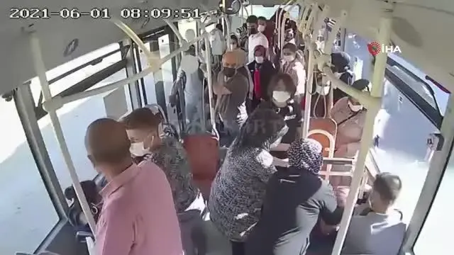 Otobüs şoförü böyle hayat kurtardı...Otobüste ağrıdan nefesi kesilen kadının imdadına otobüs şoförü yetişti Otobüs şoförü böyle hayat kurtardı...Otobüste ağrıdan nefesi kesilen kadının imdadına otobüs şoförü yetişti