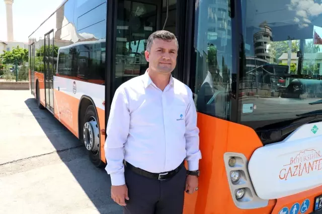 Otobüs şoförü böyle hayat kurtardı...Otobüste ağrıdan nefesi kesilen kadının imdadına otobüs şoförü yetişti Otobüs şoförü böyle hayat kurtardı...Otobüste ağrıdan nefesi kesilen kadının imdadına otobüs şoförü yetişti