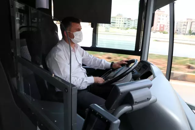 Otobüs şoförü böyle hayat kurtardı...Otobüste ağrıdan nefesi kesilen kadının imdadına otobüs şoförü yetişti Otobüs şoförü böyle hayat kurtardı...Otobüste ağrıdan nefesi kesilen kadının imdadına otobüs şoförü yetişti