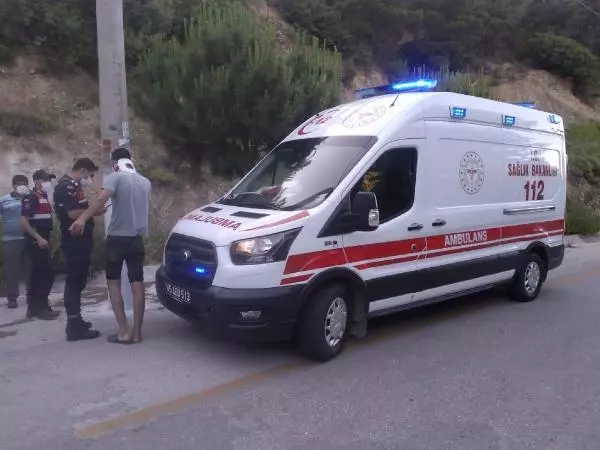 Otomobil ve iki motosikletin karıştığı kazada 3 kişi yaralandı Otomobil ve iki motosikletin karıştığı kazada 3 kişi yaralandı