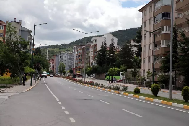Sokağa çıkma kısıtlaması nedeniyle sakinlik yaşanıyor Sokağa çıkma kısıtlaması nedeniyle sakinlik yaşanıyor