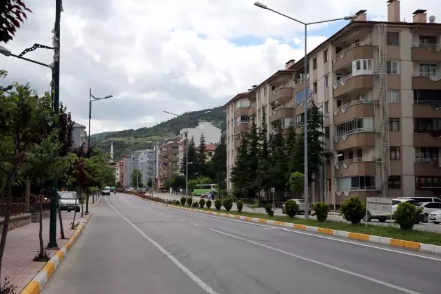 Sokağa çıkma kısıtlaması nedeniyle sakinlik yaşanıyor Sokağa çıkma kısıtlaması nedeniyle sakinlik yaşanıyor