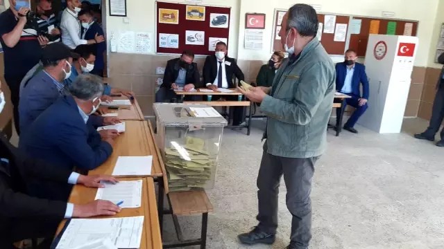 Güney beldesinde oy kullanma işlemi tamamlandı Güney beldesinde oy kullanma işlemi tamamlandı