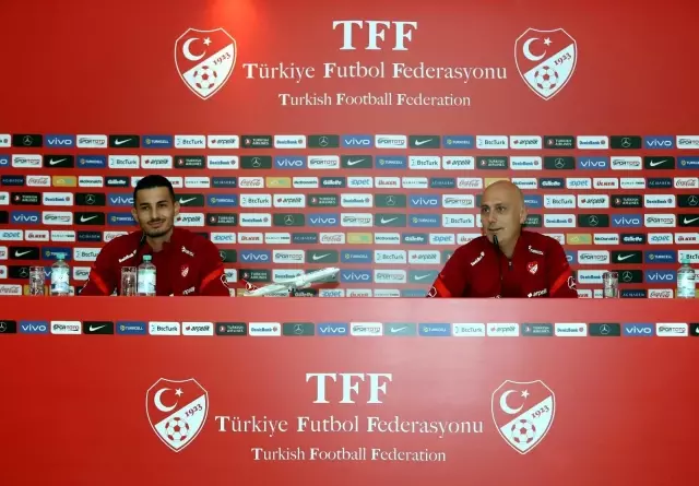 Uğurcan Çakır: 'Ay-yıldız her şeyin üzerindedir' Uğurcan Çakır: 'Ay-yıldız her şeyin üzerindedir'