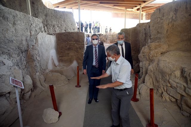 AB Büyükelçisi Nikolaus Meyer-Landrut, Malatya'da Arslantepe Höyüğü'nü ziyaret etti Açıklaması AB Büyükelçisi Nikolaus Meyer-Landrut, Malatya'da Arslantepe Höyüğü'nü ziyaret etti Açıklaması