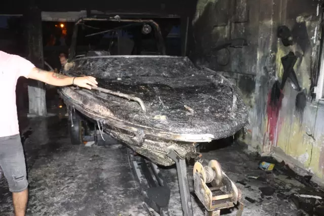 Son dakika haber... Adana'da iş yerinde çıkan yangın söndürüldü Son dakika haber... Adana'da iş yerinde çıkan yangın söndürüldü