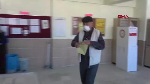 AFYONKARAHİSAR GÜNEY'DEKİ SEÇİMDE ADAYA ÇIKAN 1 OY MERAK KONUSU OLDU AFYONKARAHİSAR GÜNEY'DEKİ SEÇİMDE ADAYA ÇIKAN 1 OY MERAK KONUSU OLDU
