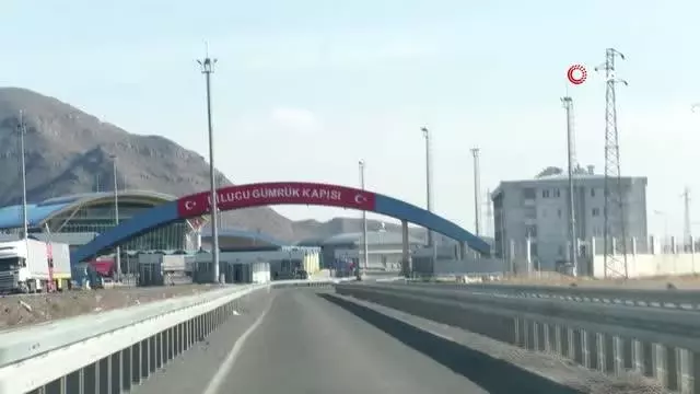 Ağrı Dağı heybetiyle misafirlerini ağırlıyor Ağrı Dağı heybetiyle misafirlerini ağırlıyor