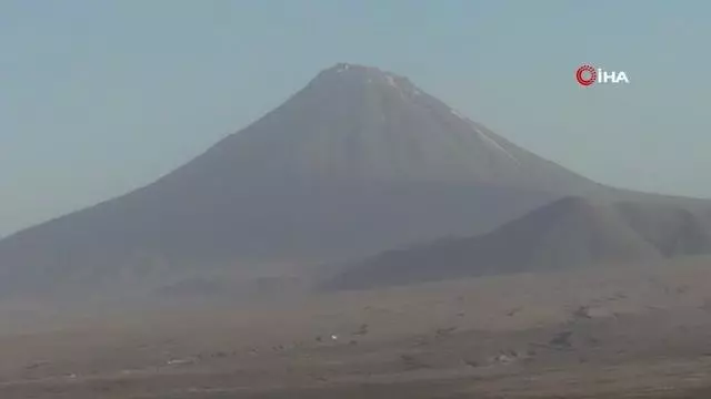 Ağrı Dağı heybetiyle misafirlerini ağırlıyor Ağrı Dağı heybetiyle misafirlerini ağırlıyor