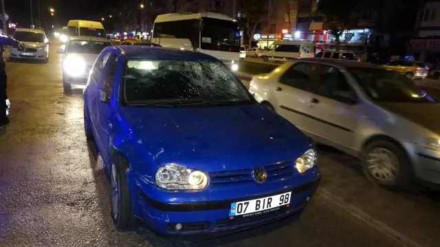 Antalya'da alkollü sürücü 5 araca çarpıp hurdaya çevirdi: 2 yaralı Antalya'da alkollü sürücü 5 araca çarpıp hurdaya çevirdi: 2 yaralı