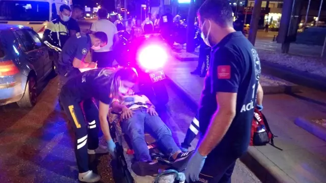 Antalya'da alkollü sürücü 5 araca çarpıp hurdaya çevirdi: 2 yaralı Antalya'da alkollü sürücü 5 araca çarpıp hurdaya çevirdi: 2 yaralı