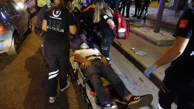 Antalya'da alkollü sürücü 5 araca çarpıp hurdaya çevirdi: 2 yaralı Antalya'da alkollü sürücü 5 araca çarpıp hurdaya çevirdi: 2 yaralı
