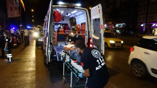 Antalya'da alkollü sürücü 5 araca çarpıp hurdaya çevirdi: 2 yaralı Antalya'da alkollü sürücü 5 araca çarpıp hurdaya çevirdi: 2 yaralı