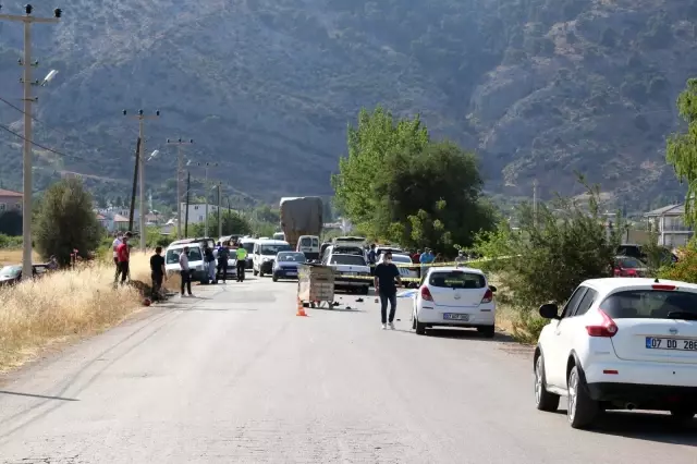 Otomobil ile motosiklet çarpıştı: 1 ölü, 1 ağır yaralı Otomobil ile motosiklet çarpıştı: 1 ölü, 1 ağır yaralı