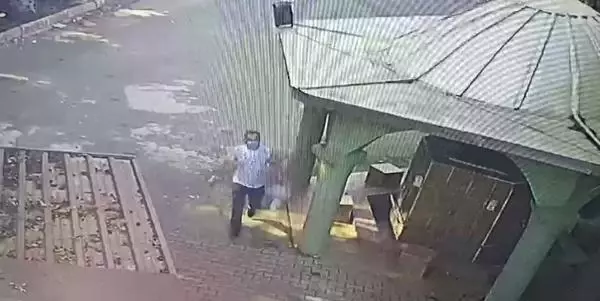 Aracını çalışır halde bırakıp kaybolan market işletmecisinden 3 gündür haber yok Aracını çalışır halde bırakıp kaybolan market işletmecisinden 3 gündür haber yok
