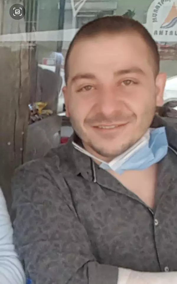 Aracını çalışır halde bırakıp kaybolan market işletmecisinden 3 gündür haber yok Aracını çalışır halde bırakıp kaybolan market işletmecisinden 3 gündür haber yok