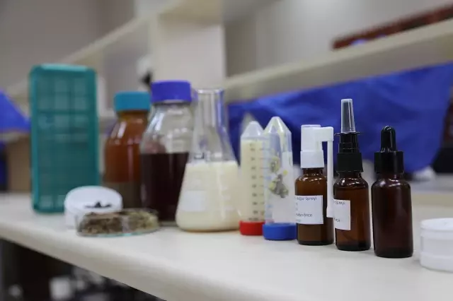 Son dakika haberi... Propolisten boğaz ve burun spreyi üretti