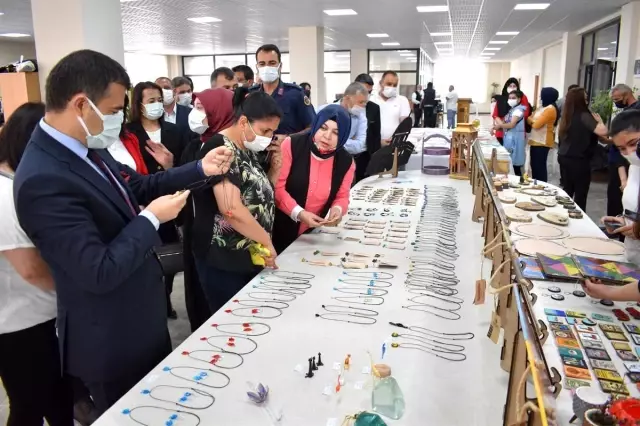 El emeği göz nuru eserler büyük ilgi gördü El emeği göz nuru eserler büyük ilgi gördü