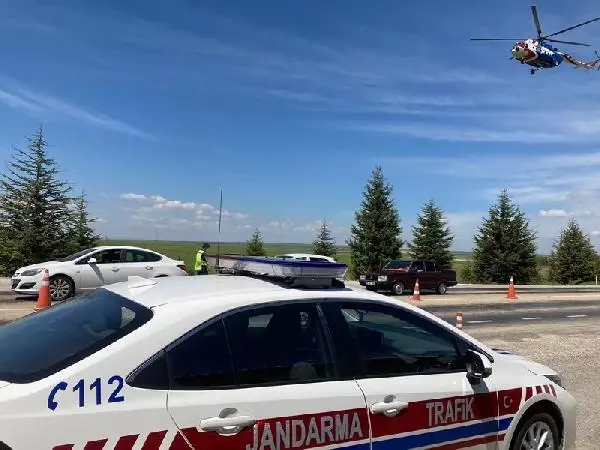 Eskişehir'de helikopter destekli denetimde 21 sürücüye ceza Eskişehir'de helikopter destekli denetimde 21 sürücüye ceza