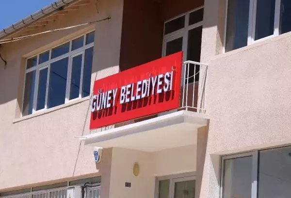AFYONKARAHİSAR GÜNEY'DEKİ SEÇİMDE ADAYA ÇIKAN 1 OY MERAK KONUSU OLDU AFYONKARAHİSAR GÜNEY'DEKİ SEÇİMDE ADAYA ÇIKAN 1 OY MERAK KONUSU OLDU