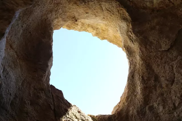 Kayalar oyularak yapılan 'Yukarı Biligan Mağaraları' ziyaretçilerini bekliyor Kayalar oyularak yapılan 'Yukarı Biligan Mağaraları' ziyaretçilerini bekliyor