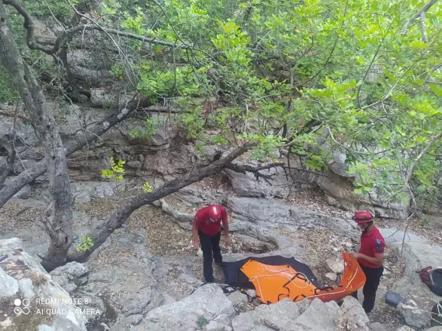 Likya yolunda yürüyüş yapan gurbetçi, kayalıklardan düşerek hayatını kaybetti Likya yolunda yürüyüş yapan gurbetçi, kayalıklardan düşerek hayatını kaybetti