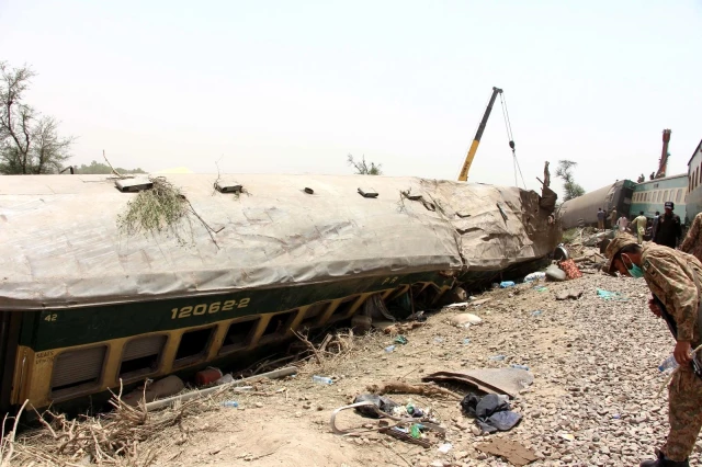 Pakistan&#39;daki tren kazasında ölü sayısı 36&#39;ya yükseldi - Haberler