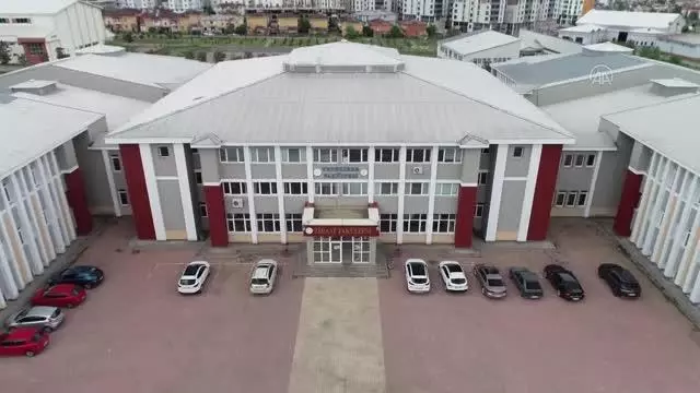 Son dakika haberi... Propolisten boğaz ve burun spreyi üretti