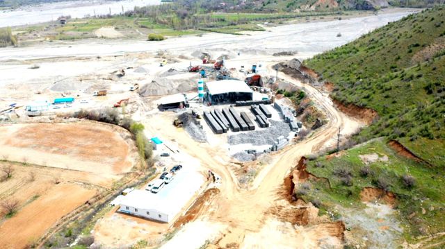 Pütürge'de kilit taşı üretim tesisi açıldı Pütürge'de kilit taşı üretim tesisi açıldı
