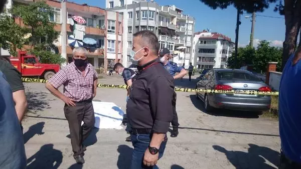 Kaşla göz arasında gelen kaza dede ve torunu ayırdı! Tamir ettiği kamyonetin altında can verdi Kaşla göz arasında gelen kaza dede ve torunu ayırdı! Tamir ettiği kamyonetin altında can verdi
