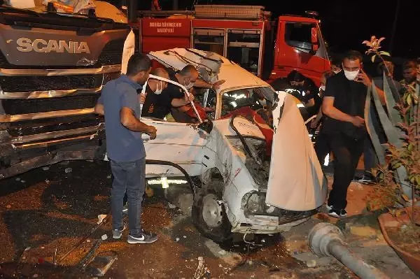 TIR İLE OTOMOBİL ÇARPIŞTI, O ANLAR ARAÇ KAMERASINDA: 1'İ AĞIR, 2 YARALI TIR İLE OTOMOBİL ÇARPIŞTI, O ANLAR ARAÇ KAMERASINDA: 1'İ AĞIR, 2 YARALI