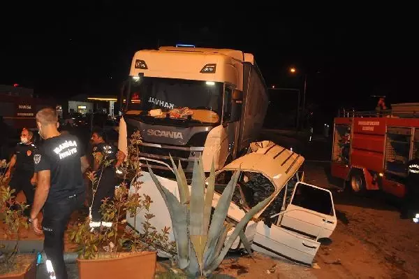 TIR İLE OTOMOBİL ÇARPIŞTI, O ANLAR ARAÇ KAMERASINDA: 1'İ AĞIR, 2 YARALI TIR İLE OTOMOBİL ÇARPIŞTI, O ANLAR ARAÇ KAMERASINDA: 1'İ AĞIR, 2 YARALI