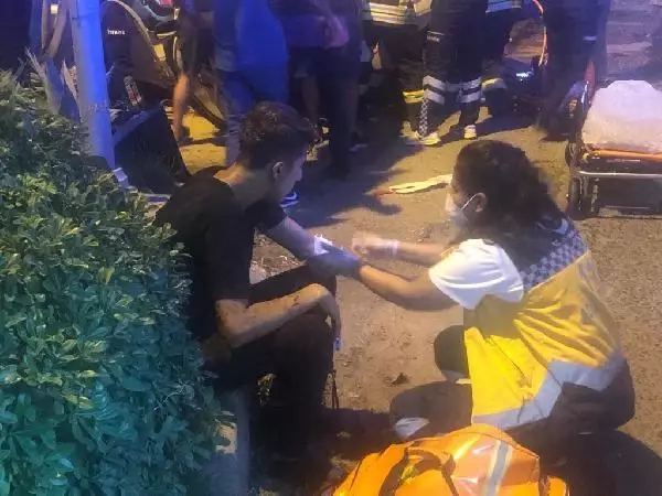 TIR İLE OTOMOBİL ÇARPIŞTI, O ANLAR ARAÇ KAMERASINDA: 1'İ AĞIR, 2 YARALI TIR İLE OTOMOBİL ÇARPIŞTI, O ANLAR ARAÇ KAMERASINDA: 1'İ AĞIR, 2 YARALI