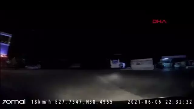 TIR İLE OTOMOBİL ÇARPIŞTI, O ANLAR ARAÇ KAMERASINDA: 1'İ AĞIR, 2 YARALI TIR İLE OTOMOBİL ÇARPIŞTI, O ANLAR ARAÇ KAMERASINDA: 1'İ AĞIR, 2 YARALI