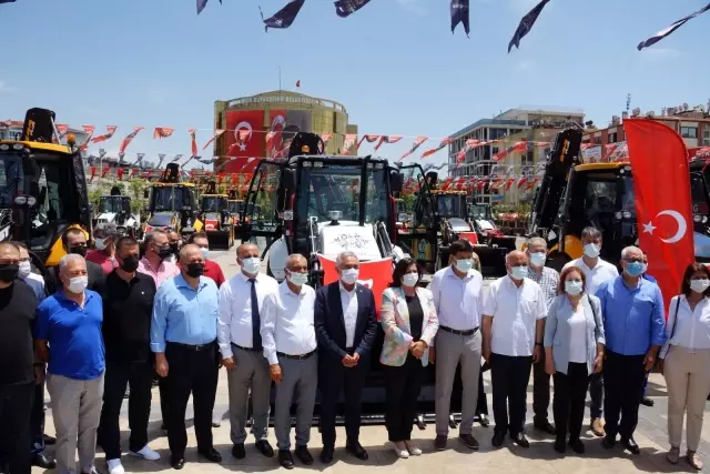22 milyonluk yeni iş makineleri, Aydınlıların hizmetine sunuldu 22 milyonluk yeni iş makineleri, Aydınlıların hizmetine sunuldu