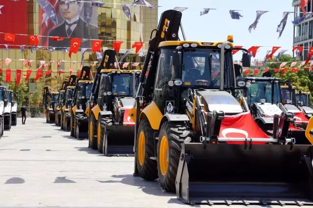 22 milyonluk yeni iş makineleri, Aydınlıların hizmetine sunuldu